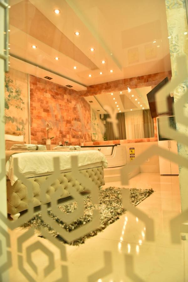 Design Apartment Premium Spa Lux 4 Star "Dubai" Completely Private Wellness & Spa Free Included Sauna & Jacuzzi & Salt Wall & Fire Place & 3D Ceilings & Business Wifi & Netflix & Keyless Code Entry & Full Smart App & Secure 2 Parking Place Ćuprija Exteriör bild