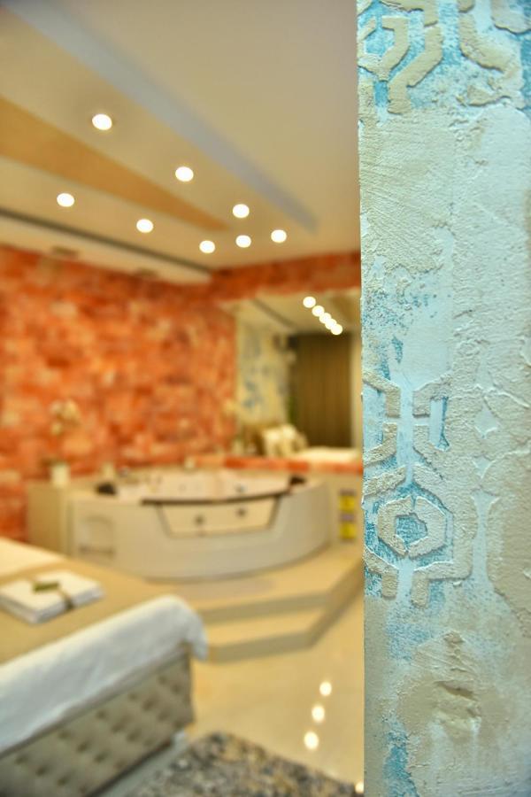Design Apartment Premium Spa Lux 4 Star "Dubai" Completely Private Wellness & Spa Free Included Sauna & Jacuzzi & Salt Wall & Fire Place & 3D Ceilings & Business Wifi & Netflix & Keyless Code Entry & Full Smart App & Secure 2 Parking Place Ćuprija Exteriör bild