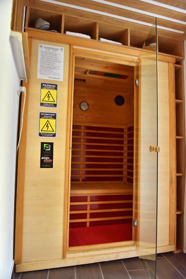 Design Apartment Premium Spa Lux 4 Star "Dubai" Completely Private Wellness & Spa Free Included Sauna & Jacuzzi & Salt Wall & Fire Place & 3D Ceilings & Business Wifi & Netflix & Keyless Code Entry & Full Smart App & Secure 2 Parking Place Ćuprija Exteriör bild