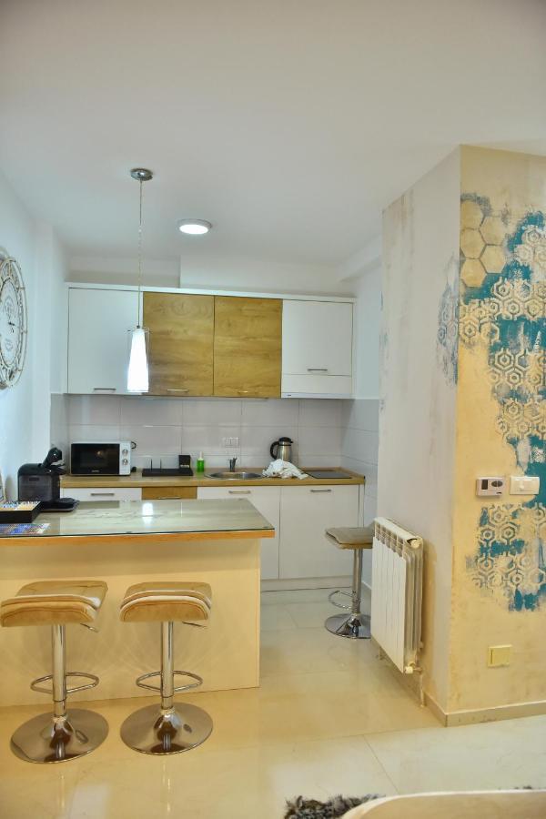 Design Apartment Premium Spa Lux 4 Star "Dubai" Completely Private Wellness & Spa Free Included Sauna & Jacuzzi & Salt Wall & Fire Place & 3D Ceilings & Business Wifi & Netflix & Keyless Code Entry & Full Smart App & Secure 2 Parking Place Ćuprija Exteriör bild