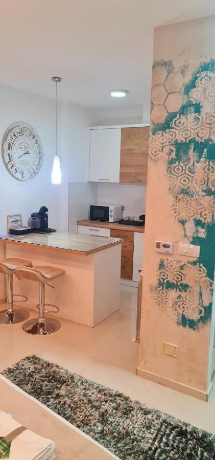 Design Apartment Premium Spa Lux 4 Star "Dubai" Completely Private Wellness & Spa Free Included Sauna & Jacuzzi & Salt Wall & Fire Place & 3D Ceilings & Business Wifi & Netflix & Keyless Code Entry & Full Smart App & Secure 2 Parking Place Ćuprija Exteriör bild