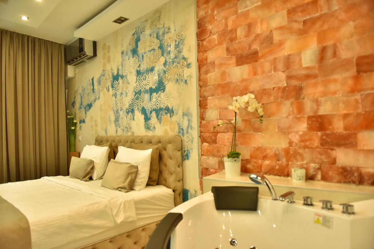 Design Apartment Premium Spa Lux 4 Star "Dubai" Completely Private Wellness & Spa Free Included Sauna & Jacuzzi & Salt Wall & Fire Place & 3D Ceilings & Business Wifi & Netflix & Keyless Code Entry & Full Smart App & Secure 2 Parking Place Ćuprija Exteriör bild