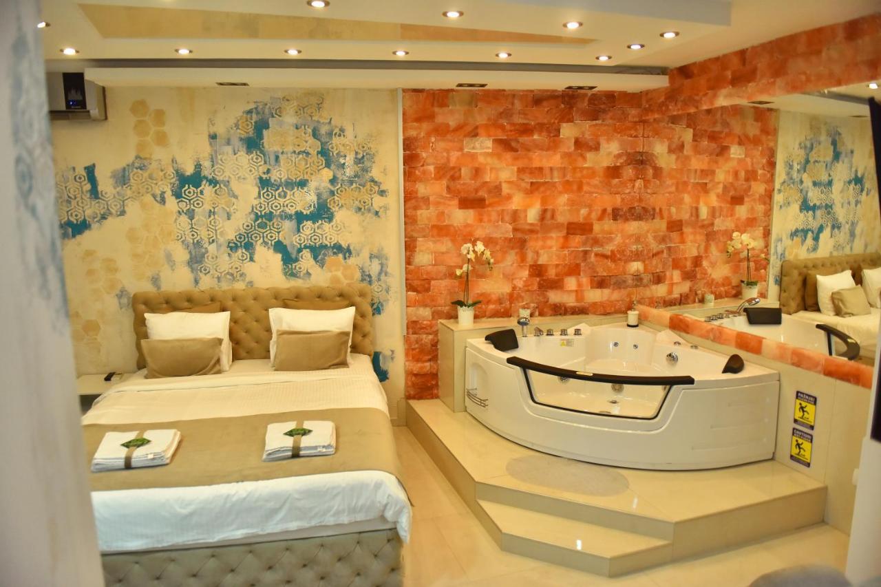 Design Apartment Premium Spa Lux 4 Star "Dubai" Completely Private Wellness & Spa Free Included Sauna & Jacuzzi & Salt Wall & Fire Place & 3D Ceilings & Business Wifi & Netflix & Keyless Code Entry & Full Smart App & Secure 2 Parking Place Ćuprija Exteriör bild