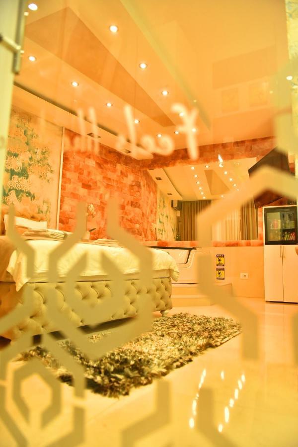 Design Apartment Premium Spa Lux 4 Star "Dubai" Completely Private Wellness & Spa Free Included Sauna & Jacuzzi & Salt Wall & Fire Place & 3D Ceilings & Business Wifi & Netflix & Keyless Code Entry & Full Smart App & Secure 2 Parking Place Ćuprija Exteriör bild